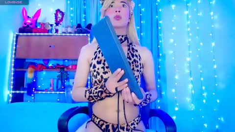 Snapshot of aleexx___ chatting on 02/22/25, 12:29 Alex online show from 02/22/25, 12:29