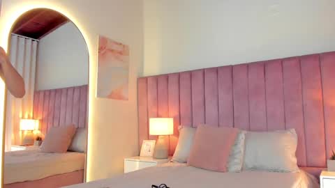 Snapshot of aleja_arango chatting on 01/30/25, 05:06 Alejandra Arango online show from 01/30/25, 05:06