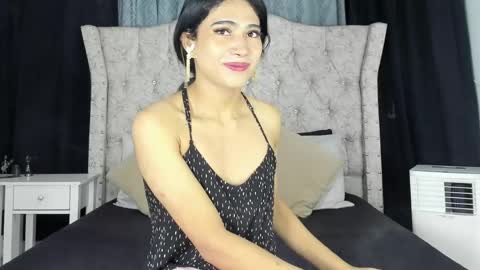 Snapshot of aleja_spearsx chatting on 05/22/26, 12:00 Alejandra online show from 05/22/26, 12:00