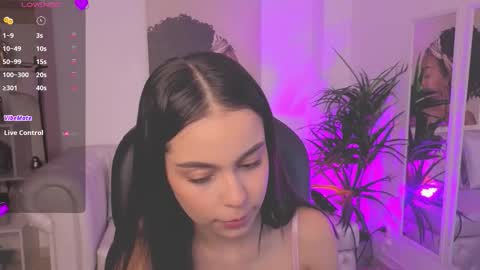 Alejandra online show from 11/12/25, 12:05