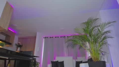 A L E J A N D R A online show from 02/28/25, 08:18