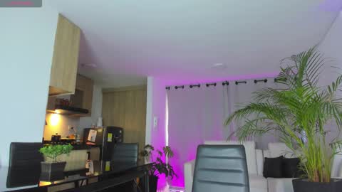 A L E J A N D R A online show from 11/08/25, 10:59