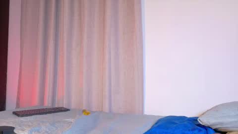 alejandra_dunn1 online show from 04/17/26, 08:56