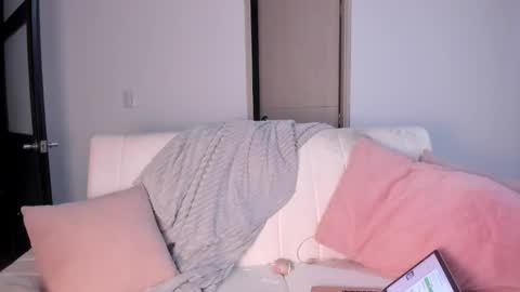 Snapshot of alejandraaa_ chatting on 12/18/25, 02:06 alejandraaa_ online show from 12/18/25, 02:06