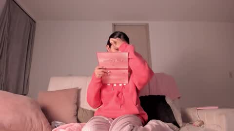 Snapshot of alejandraaa_ chatting on 01/06/26, 02:04 alejandraaa_ online show from 01/06/26, 02:04