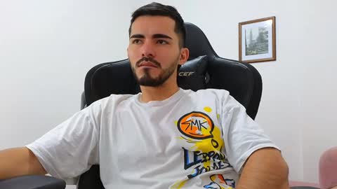 alejandroo_7 online show from 12/22/24, 05:42