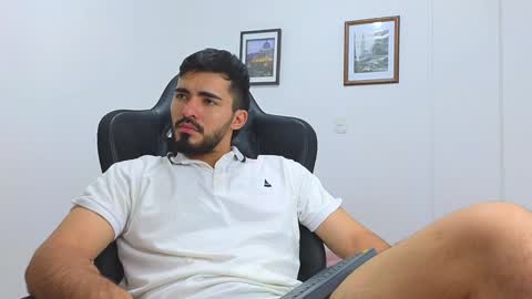 alejandroo_7 online show from 02/08/25, 01:43