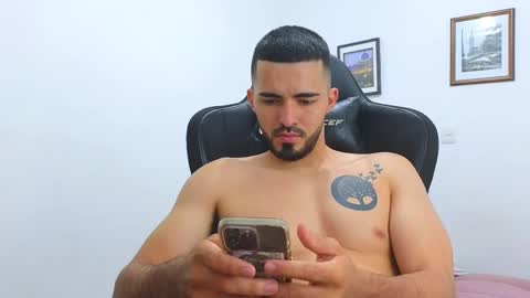 alejandroo_7 online show from 02/26/25, 10:42