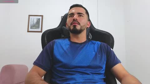 alejandroo_7 online show from 11/11/25, 06:52