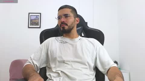 alejandroo_7 online show from 12/21/25, 07:43