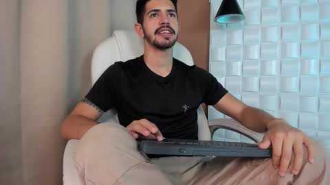 Alejo  online show from 10/17/25, 08:33