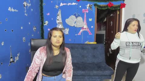 Snapshot of alejita_smithh chatting on 01/27/25, 12:05 zoe and Kataleya online show from 01/27/25, 12:05