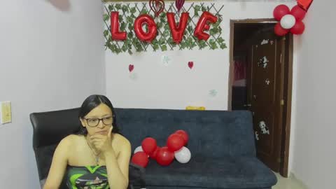 Snapshot of alejita_smithh chatting on 02/19/25, 12:11 zoe and Kataleya online show from 02/19/25, 12:11
