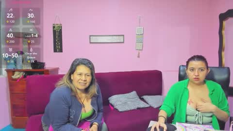 Snapshot of alejita_smithh chatting on 11/16/25, 10:54 zoe and Kataleya online show from 11/16/25, 10:54