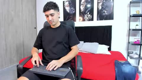 alejo_gray1 online show from 02/07/26, 09:07