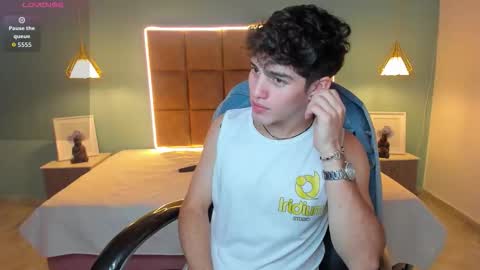 ALejoo Saenz online show from 11/08/25, 03:29