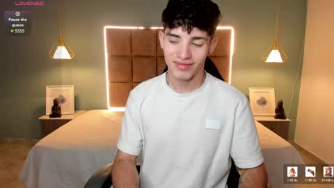 ALejoo Saenz online show from 04/18/26, 05:55