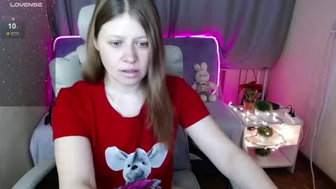 Snapshot of alekasamui chatting on 01/16/25, 01:48 Aleksa online show from 01/16/25, 01:48