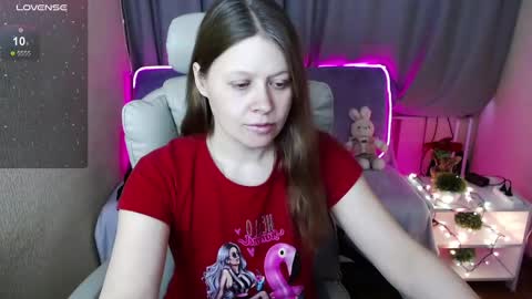 Snapshot of alekasamui chatting on 02/03/25, 03:42 Aleksa online show from 02/03/25, 03:42