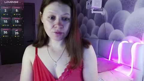 Snapshot of alekasamui chatting on 11/11/25, 10:10 Aleksa online show from 11/11/25, 10:10