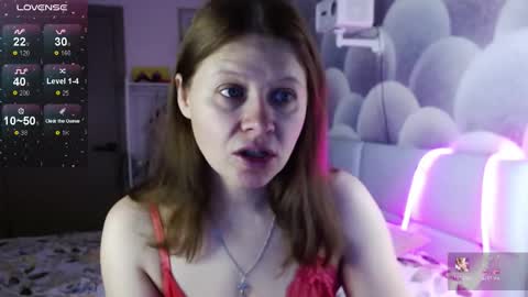 Snapshot of alekasamui chatting on 11/19/25, 01:27 Aleksa online show from 11/19/25, 01:27