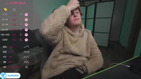 Snapshot of aleks_fisher chatting on 10/15/25, 05:13 Alex and Linar online show from 10/15/25, 05:13