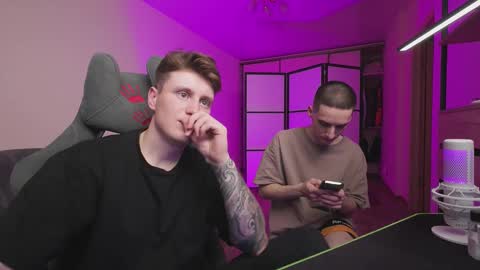 Snapshot of aleks_fisher chatting on 11/08/25, 09:35 Alex and Linar online show from 11/08/25, 09:35