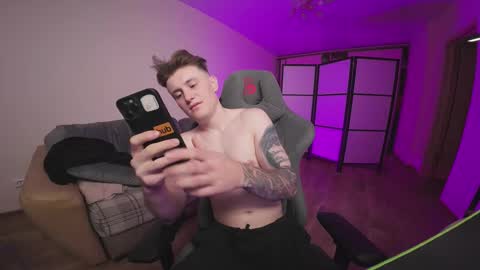 Snapshot of aleks_fisher chatting on 11/13/25, 01:48 Alex and Linar online show from 11/13/25, 01:48