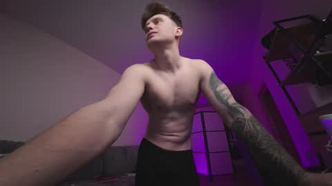 Snapshot of aleks_fisher chatting on 11/23/25, 04:18 Alex and Linar online show from 11/23/25, 04:18