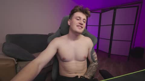 Snapshot of aleks_fisher chatting on 11/25/25, 10:54 Alex and Linar online show from 11/25/25, 10:54