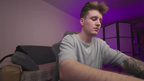 Snapshot of aleks_fisher chatting on 11/26/25, 10:22 Alex and Linar online show from 11/26/25, 10:22