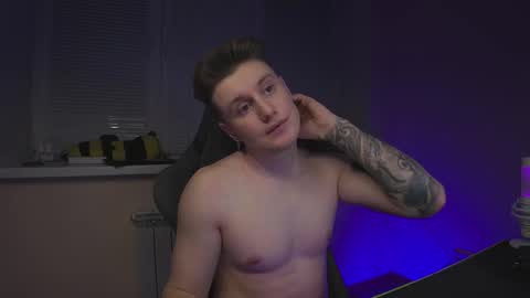 Snapshot of aleks_fisher chatting on 02/08/26, 09:07 Alex and Linar online show from 02/08/26, 09:07