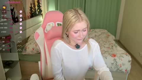 Lexi online show from 10/20/25, 03:07