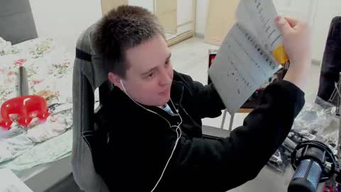 Snapshot of aleksandrsmile chatting on 02/02/25, 08:35 aleksandrsmile online show from 02/02/25, 08:35