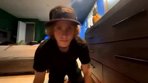 Alen3001 online show from 05/28/26, 10:45