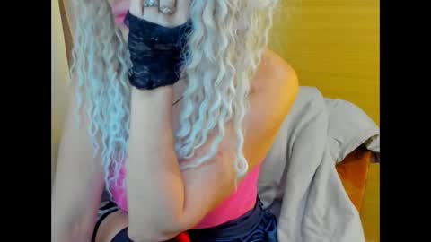 Luly online show from 02/12/26, 01:22