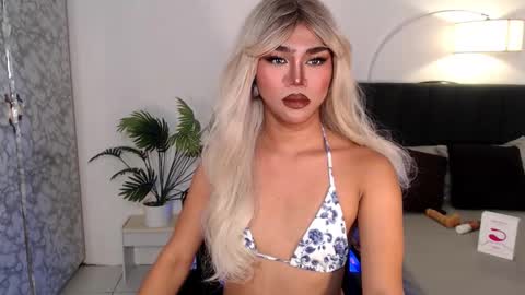 Snapshot of alenajones chatting on 01/16/25, 09:48 alenajones online show from 01/16/25, 09:48