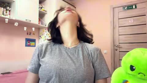 Snapshot of alenebroussard chatting on 04/10/26, 02:55 Nora online show from 04/10/26, 02:55