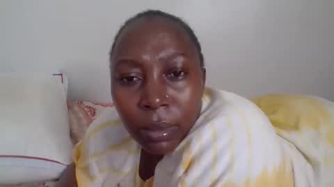 Snapshot of alesha_ chatting on 12/19/25, 07:15 Noreen Kennth and Emilly online show from 12/19/25, 07:15