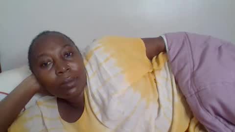 Snapshot of alesha_ chatting on 12/19/25, 07:21 Noreen Kennth and Emilly online show from 12/19/25, 07:21