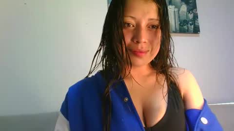 QUEEN OFF MILk  IM BACK  15 NOV online show from 11/06/25, 12:11