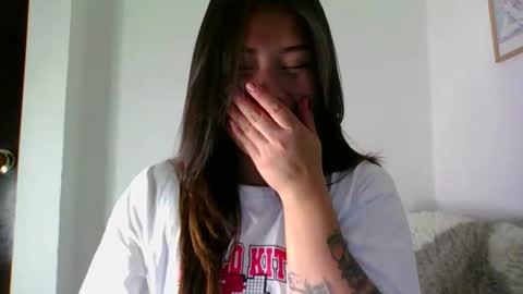 QUEEN OFF MILk  IM BACK  15 NOV online show from 01/15/26, 11:41