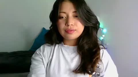 QUEEN OFF MILk  IM BACK  15 NOV online show from 03/25/26, 01:39