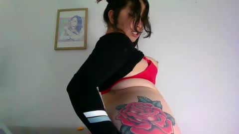 QUEEN OFF MILk  IM BACK  15 NOV online show from 04/15/26, 06:04