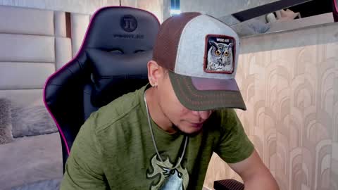 Snapshot of aless_king chatting on 01/06/25, 02:58 Alessandro King online show from 01/06/25, 02:58