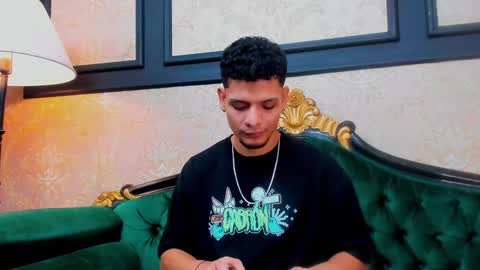 Snapshot of aless_king chatting on 02/01/25, 11:32 Alessandro King online show from 02/01/25, 11:32