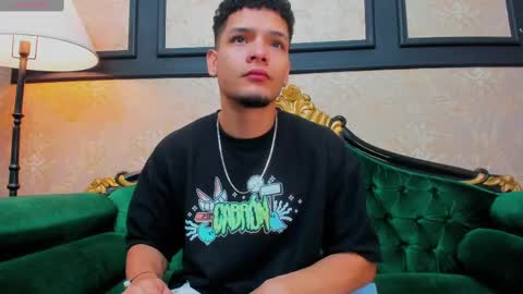 Snapshot of aless_king chatting on 02/28/25, 11:36 Alessandro King online show from 02/28/25, 11:36