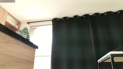 Snapshot of alessandra_222 chatting on 12/17/25, 07:53 Alessandra online show from 12/17/25, 07:53