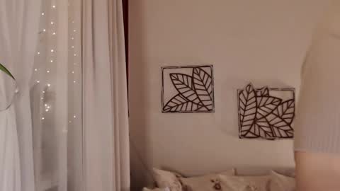 Sandra online show from 12/13/24, 06:16