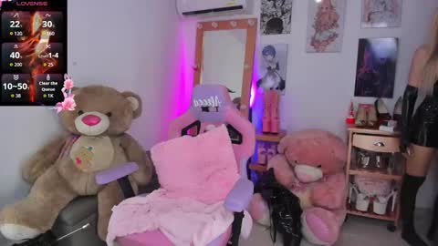 Snapshot of alessandra_thedoll chatting on 05/13/26, 09:33 Alessa online show from 05/13/26, 09:33